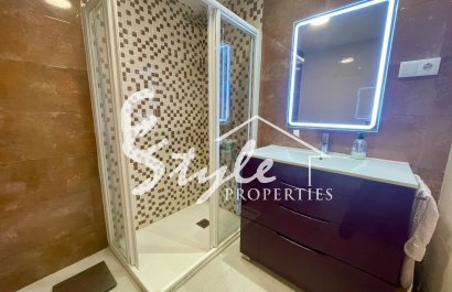 Resale - Apartamento - Torrevieja - Playa del Cura