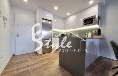 Resale - Apartamento - Orihuela Costa - Villamartin