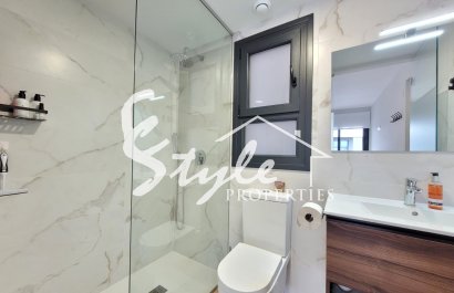 Resale - Apartamento - Orihuela Costa - Villamartin