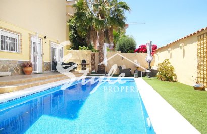 Resale - Villa - Orihuela-Costa - Villamartin