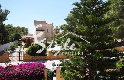 Resale - Villa - Orihuela-Costa - Villamartin