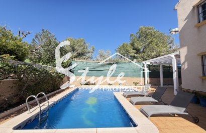Resale - Villa - Villamartin, Orihuela Costa - Villamartin