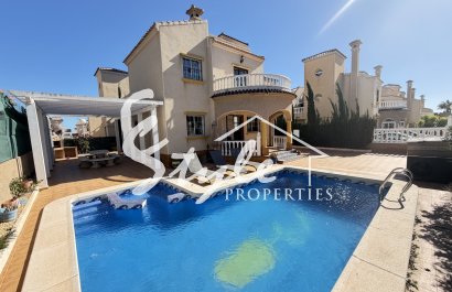 Resale - Villa - Villamartin, Orihuela Costa - Villamartin