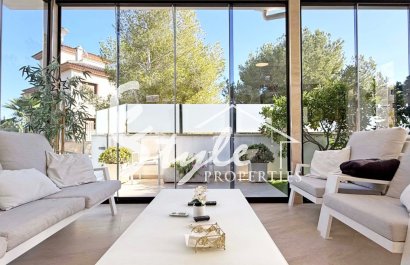 Resale - Villa - Orihuela-Costa - Villamartin