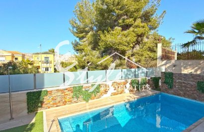 Resale - Villa - Orihuela-Costa - Villamartin