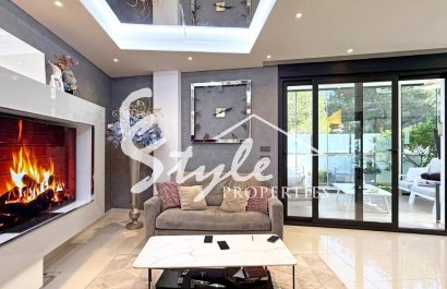 Resale - Villa - Orihuela-Costa - Villamartin