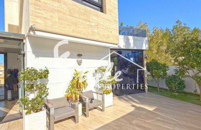 Resale - Villa - Orihuela-Costa - Villamartin