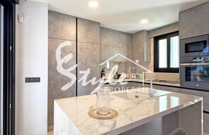 Resale - Villa - Orihuela-Costa - Villamartin