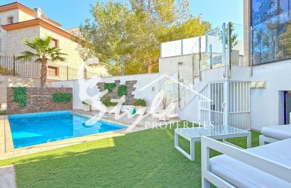 Resale - Villa - Orihuela-Costa - Villamartin