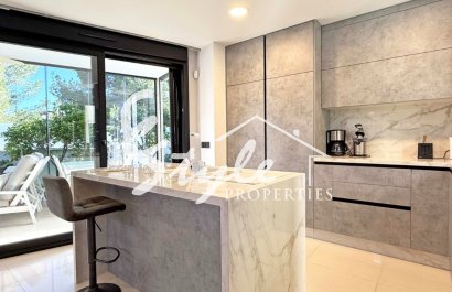 Resale - Villa - Orihuela-Costa - Villamartin