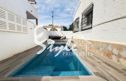 Resale - Villa - Orihuela-Costa - Blue Lagoon