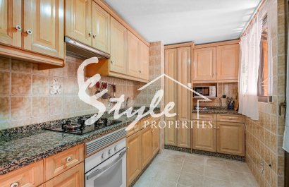 Resale - Apartamento - Arenales del Sol - Segunda linea playa