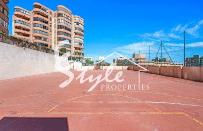 Resale - Apartamento - Arenales del Sol - Segunda linea playa