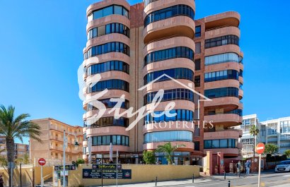 Resale - Apartamento - Arenales del Sol - Segunda linea playa