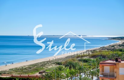 Resale - Apartamento - Arenales del Sol - Segunda linea playa