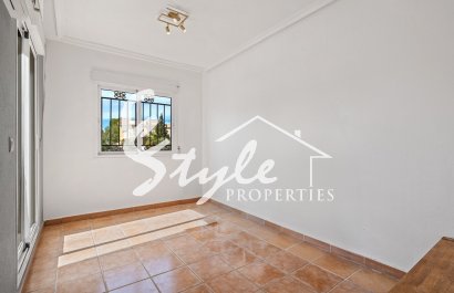 Resale - Villa - Villamartin, Orihuela Costa - Castillo de Don Juan