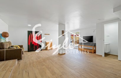 Resale - Villa - Villamartin, Orihuela Costa - Castillo de Don Juan