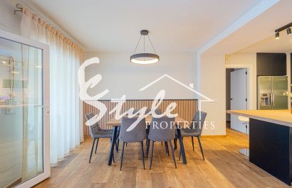 Resale - Villa - Los Balcones