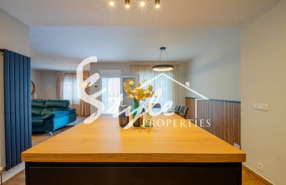 Resale - Villa - Los Balcones