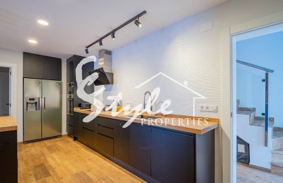 Resale - Villa - Los Balcones