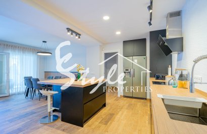 Resale - Villa - Los Balcones