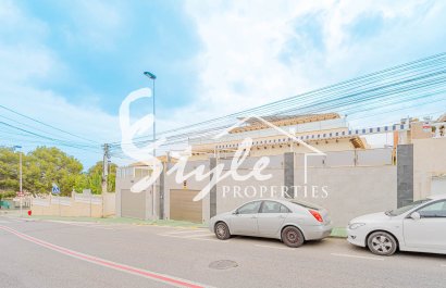 5 bedroom Modern Villa with Private Pool and Terrace en Balcones, Los Altos., Torrevieja.  ID 2694