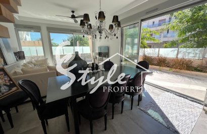 Resale - Villa - Mil Palmeras