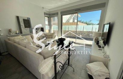 Resale - Villa - Mil Palmeras