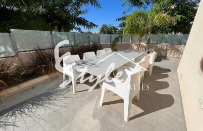 Resale - Villa - Mil Palmeras