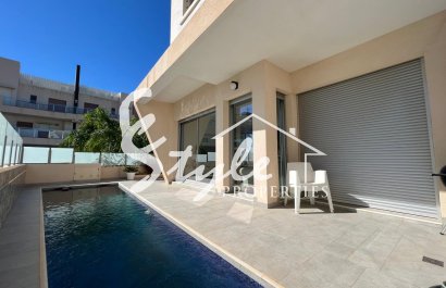 For sale modern villa near the beach in Mil Palmeras ,  Pilar de la Horadada, Torre de la Horadada, Costa Blanca. ID 2743