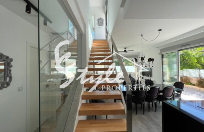 Resale - Villa - Mil Palmeras