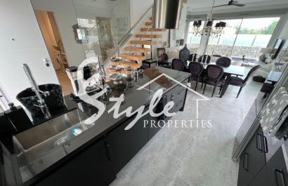 Resale - Villa - Mil Palmeras