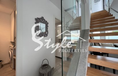 Resale - Villa - Mil Palmeras