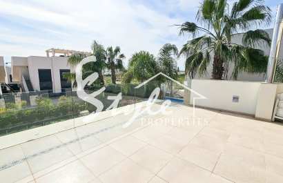 Se vende elegante y confortable villa con piscina privada en una zona tranquila de Ciudad Quesada, Costa Blanca, España. ID2328