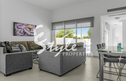 Resale - Villa - Mil Palmeras