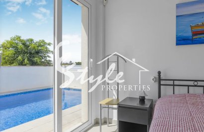 Resale - Villa - Mil Palmeras