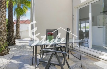 Resale - Villa - Mil Palmeras
