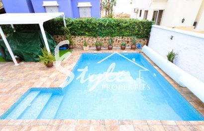 Resale - Villa - Orihuela-Costa - Villamartin