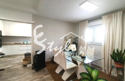 Resale - Villa - Orihuela-Costa - Villamartin