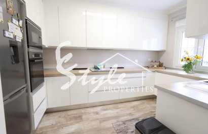 Resale - Villa - Orihuela-Costa - Villamartin