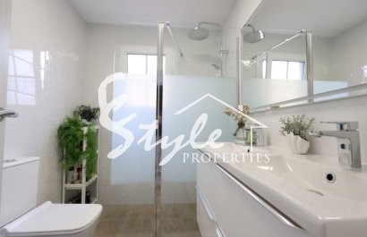 Resale - Villa - Orihuela-Costa - Villamartin