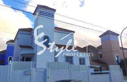 Resale - Villa - Orihuela-Costa - Villamartin