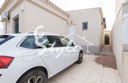 For sale detached one-level villa of 3 bedrooms in Playa Flamenca, Costa Blanca, Spain. ID2334