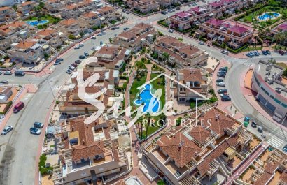 Sunny penthouse for sale in the gated community of Zenia Mar, Playa Flamenca, Orihuela Costa, Spain. ID2341