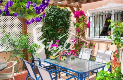 For sale: 2-bedroom townhouse in a gated community in Villamartin, Costa Blanca, Spain. ID2347