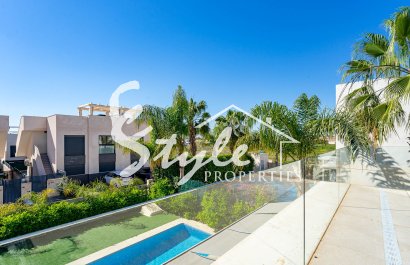 Se vende elegante y confortable villa con piscina privada en una zona tranquila de Ciudad Quesada, Costa Blanca, España. ID2328