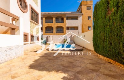 Resale - Villa - Villamartin, Orihuela Costa - Villamartin