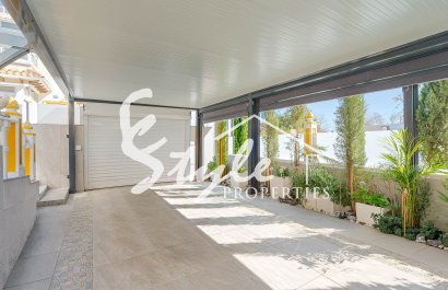 Stylish townhouse with sea views for sale in La Campana, Punta Prima, Costa Blanca. ID2860