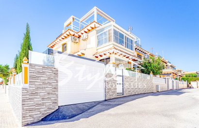 Stylish townhouse with sea views for sale in La Campana, Punta Prima, Costa Blanca. ID2860