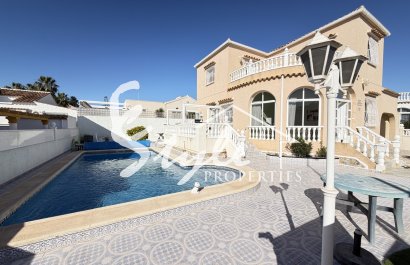 Resale - Villa - Villamartin, Orihuela Costa - Villamartin